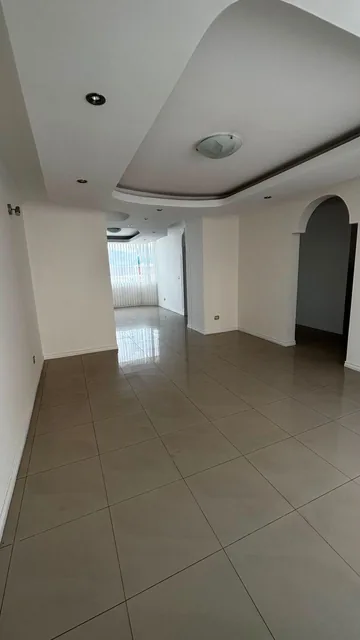 Casa en Venta en Cumbayá – Urbanización Vista Hermosa — imagen 2