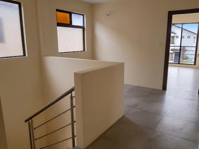 Casa en Venta, 4 Dorm., por Entregar de Estreno - Urb. Portón del Río, Av León Febres Cordero, Guayas — imagen 5