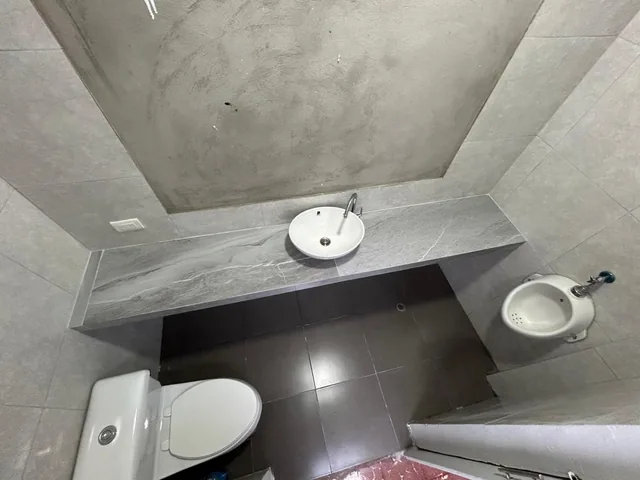 Alquilo/ Vendo Casa Amplia Planta Baja en La Ciudadela Bolivariana, Guayas — imagen 2