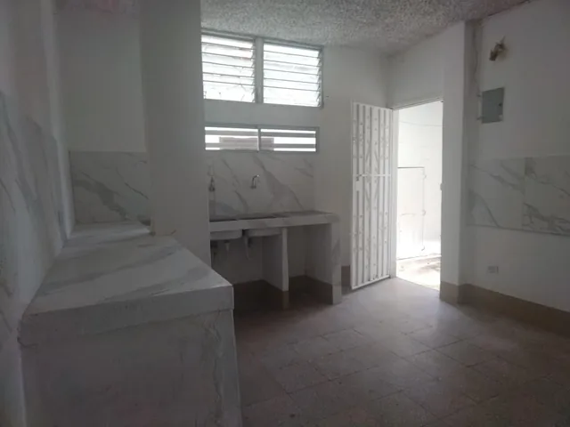 Se Vende Casa Cdla Moran Valverde, Sector Iess (Monij), Guayas — imagen 4
