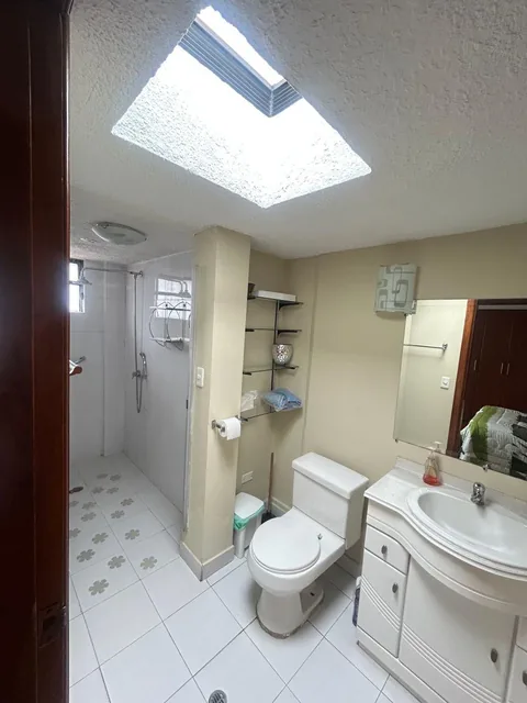Venta Dos Casas Sector El Carmelo - Av El Inca - Conjunto Cerrado — imagen 2