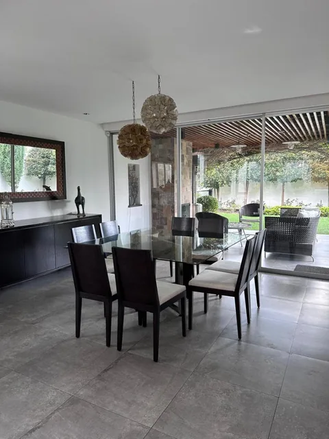 Moderna Casa con Amplio Jardin Libre - Lumbisi — imagen 5