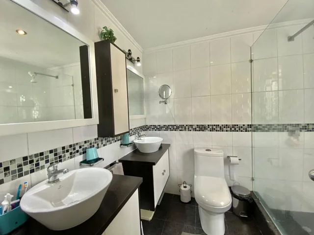 Vendo, Casa en Vista Grande Cumbaya, Quito - Ecuador — imagen 5