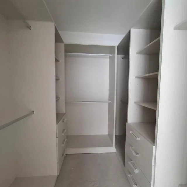 Departamento de Venta, Tres Habitaciones, Tres Baños, Terraza, Amendidades en Cumbaya — imagen 3
