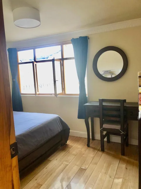 Vendo Casa con 5 Departamentos, Centro Histórico Detrás Basílica Mlasanza — imagen 4