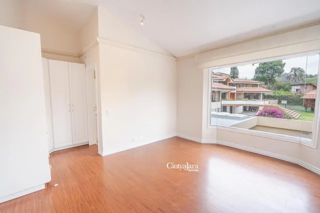 Casa en Venta, Cumbaya, Urbanización de Lujo, 4 Dorm. y Piscina — imagen 3