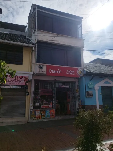 Casa con Local Comercial en El Centro de Sangolquí — imagen 5