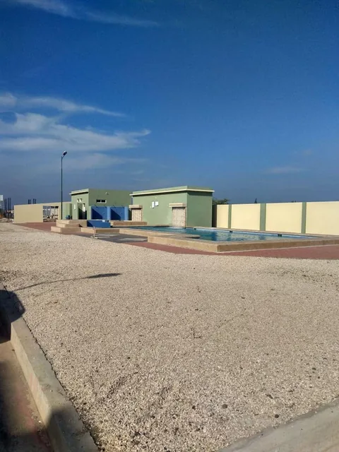Venta de Casa de 213 m en Urbanización Cerrada, 2 Dorm. en Playas. en La Vía Playas Data, Guayas — imagen 4