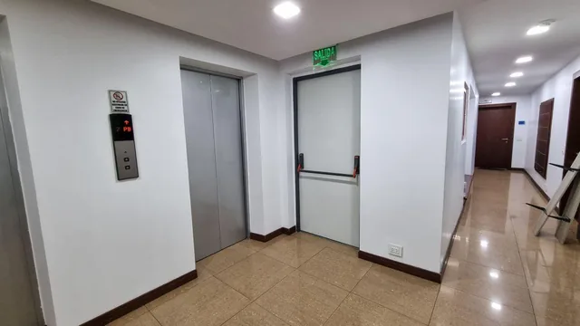 Eno - Oficina Comercial de 38.90 m² en Venta en Centro Norte, Carolina. Provincia de Pichincha — imagen 2