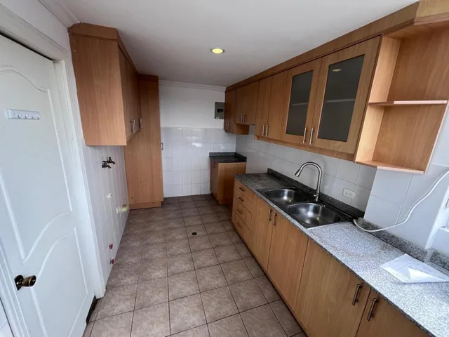 Departamento de 3 Dorm. en Venta, Urbanización Jardines de Amagasí, Sector Solca — imagen 3