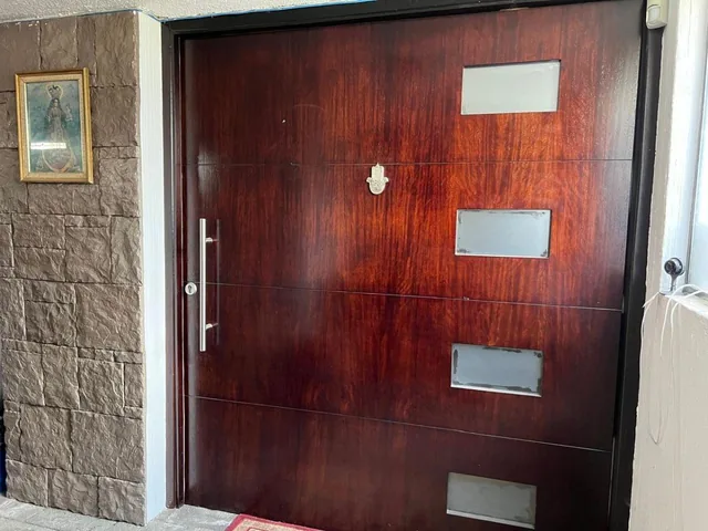 Casa Unifamiliar de 4hab de 3 Niveles en La Granda Centeno — imagen 4