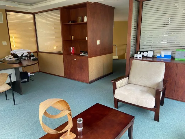 Se Vende Oficina Comercial de 155 m² Ubicado en La Av Eloy Alfaro y Checoslovaquia. Centro Norte — imagen 2
