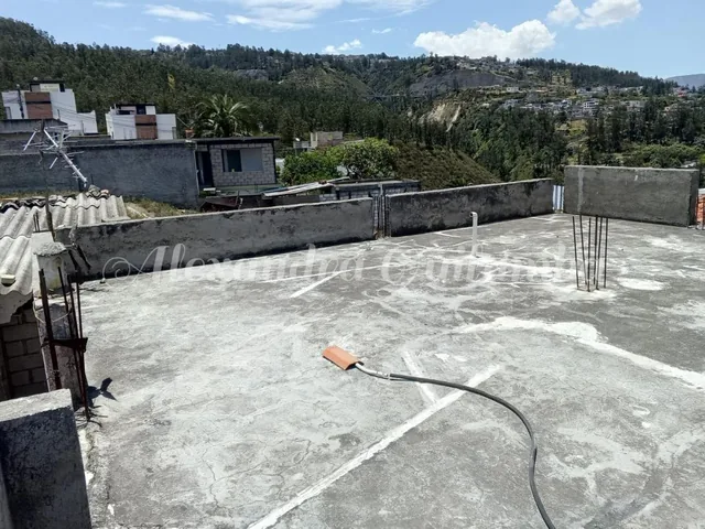 Terreno en Nayón de 1104 m² en Venta Ubicado a 2 Cuadras del Parque — imagen 2