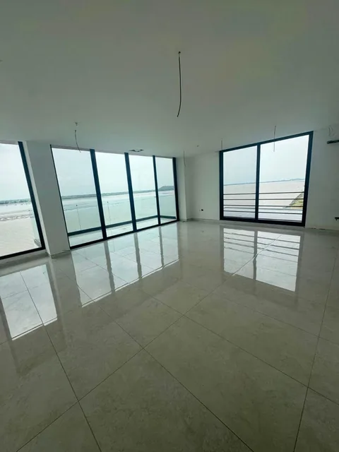 Departamento de 167 m² con 3 Dorm. en Venta en Mocoli Estrene, Guayas — imagen 3