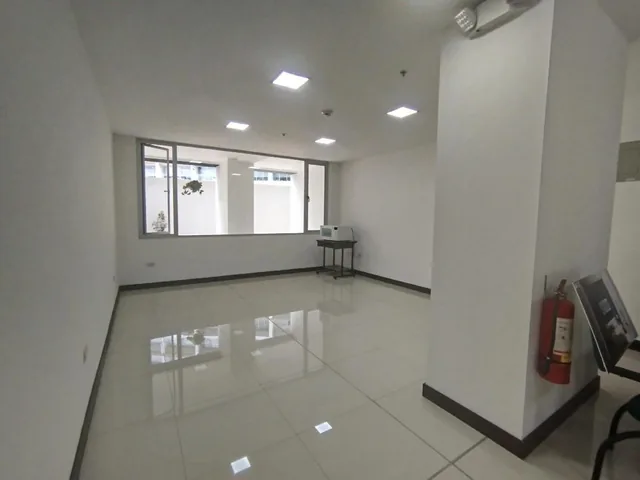 Venta Local Comercial Frente Al Centro Medico Asistanet — imagen 3