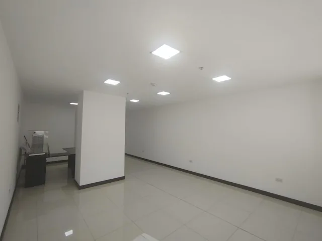 Venta Local Comercial Frente Al Centro Medico Asistanet — imagen 2