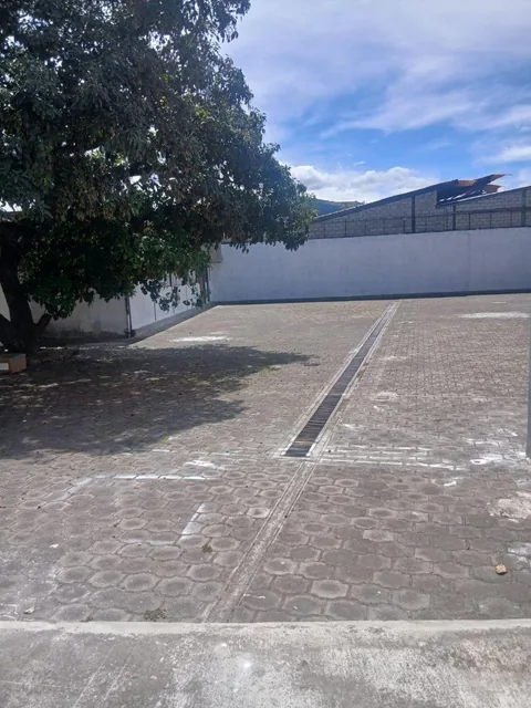 Local de 570 m² en Venta en El Triángulo - Los Chillos — imagen 2