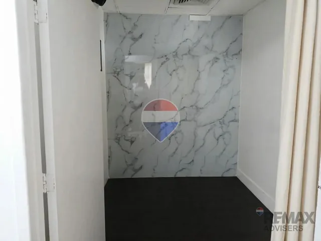 Venta de Oficina 109 m², Seguridad 24/7, Alborada, Guayas — imagen 3