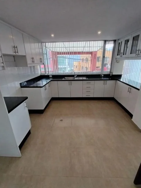 En Venta Departamento Duplex - Urbanización Eisntein - a Una Cuadra Universidad Sek — imagen 3