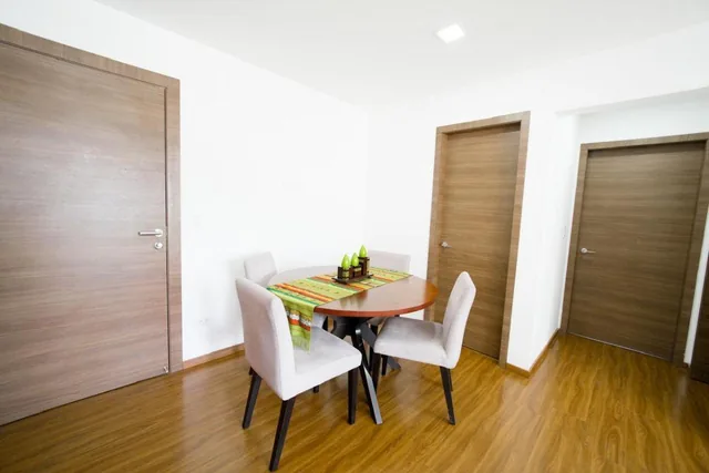 Moderno Departamento en La Carolina: 2 Hab, Balcón y Doble Parqueadero en $ — imagen 4