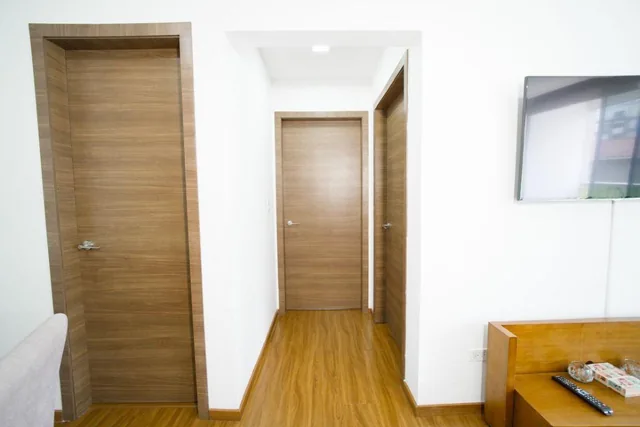 Moderno Departamento en La Carolina: 2 Hab, Balcón y Doble Parqueadero en $ — imagen 2