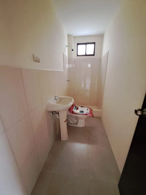 Casa de Estreno en Urbanización La Rioja - Etapa Bolonia - 4 Dorm. (W. Y), Guayas — imagen 5