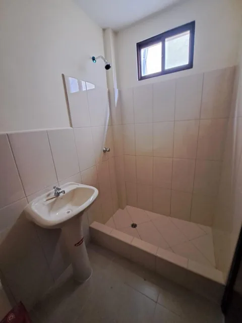Casa de Estreno en Urbanización La Rioja - Etapa Bolonia - 4 Dorm. (W. Y), Guayas — imagen 2
