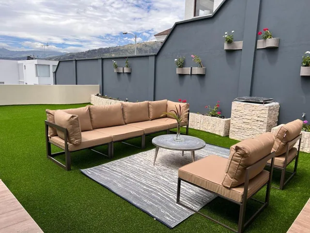 En Venta Casa de Lujo Dentro de Urbanización Cumbres del Valle — imagen 2