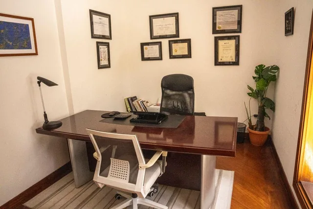 Casa en Venta 5 Dorm., Urb. Juan Montalvo — imagen 2
