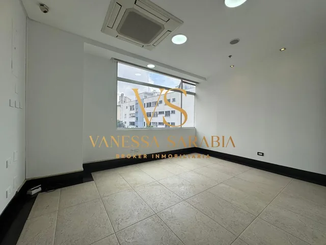 Oficina Comercial de 176 m² en Venta en La Carolina — imagen 2