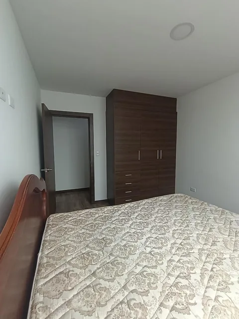 Vendo Amplio Departamento 2 Dorm. con Ascensor, Terraza 1 Parqueo — imagen 2