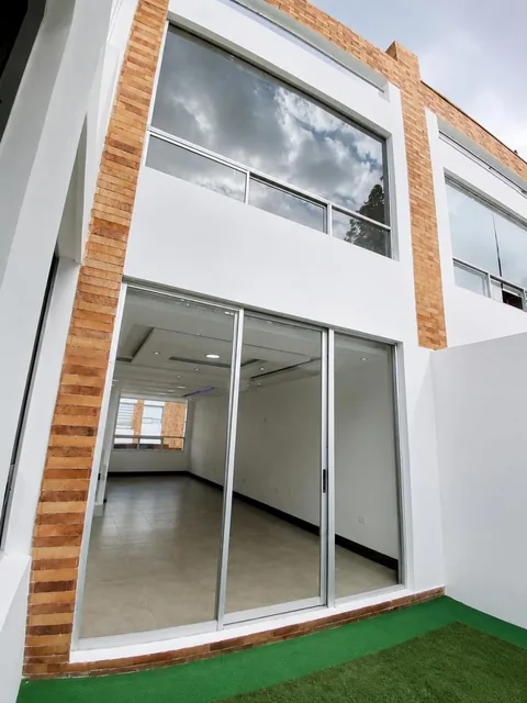 Casa en Venta Remodelada de 277 m² Valle de Los Chillos Sector Puente 3 — imagen 4
