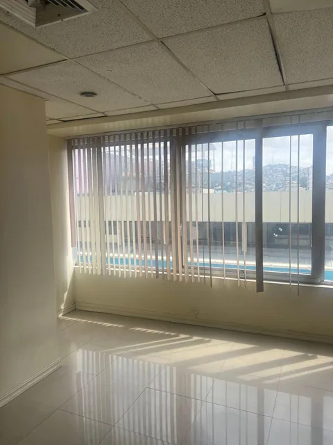 Venta Oficina 79 m² Torres de La Merced, Edificio Esq. Guayas — imagen 2