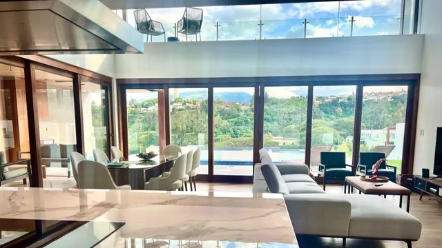 Venta Casa 5 Habitaciones Parque Algarrobos — imagen 4