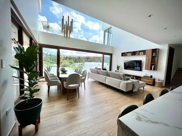 Venta Casa 5 Habitaciones Parque Algarrobos — imagen 3