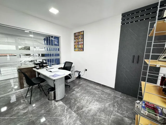 Oficina / Local Comercial Moderno en Venta — imagen 5