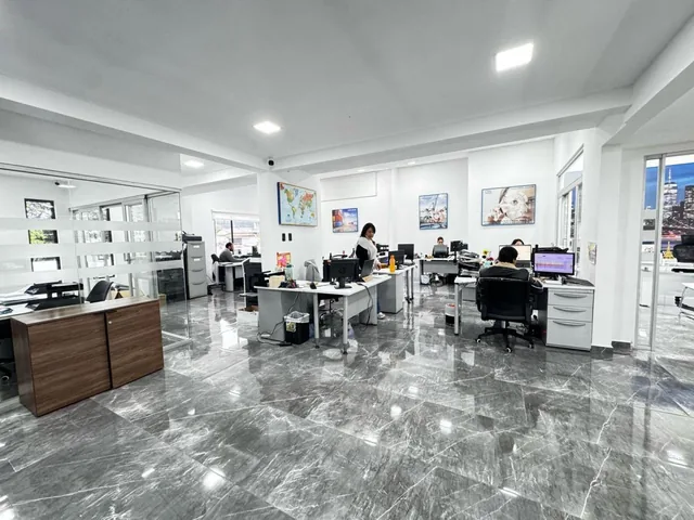 Oficina / Local Comercial Moderno en Venta — imagen 4