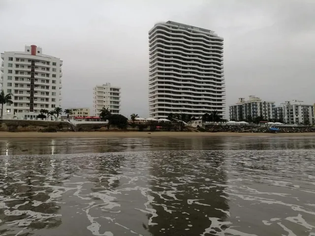 Pent - House de Lujo en Venta en Tonsupa – Esmeraldas | Frente Al Mar — imagen 5