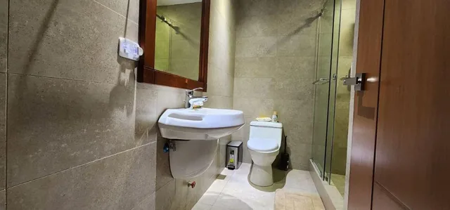 Departamento en Venta Full Amoblado en Arcos Plaza, Guayas — imagen 2