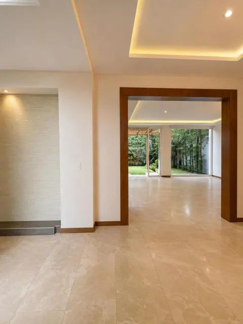 Casa en Venta – La Viña, Cumbayá: Acabados de Lujo | 230 m² de Jardín | Piscina | Parque Seguridad — imagen 5