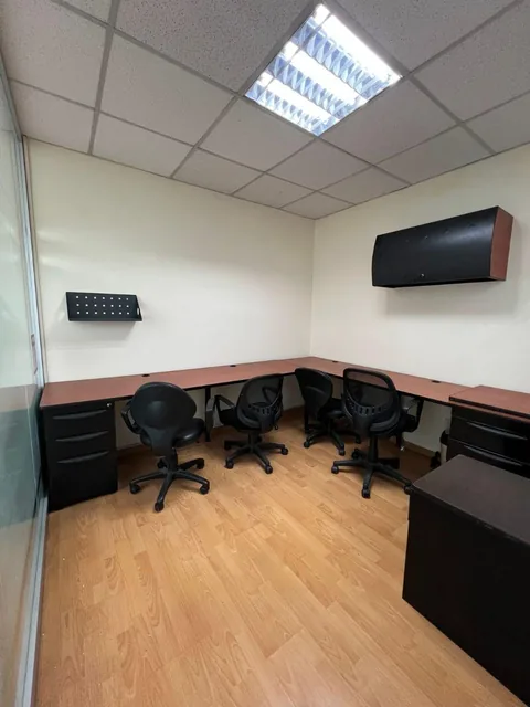Arriendo Oficina, Sector El Batan, 82 m, 750 Dólares. Provincia de Pichincha — imagen 2