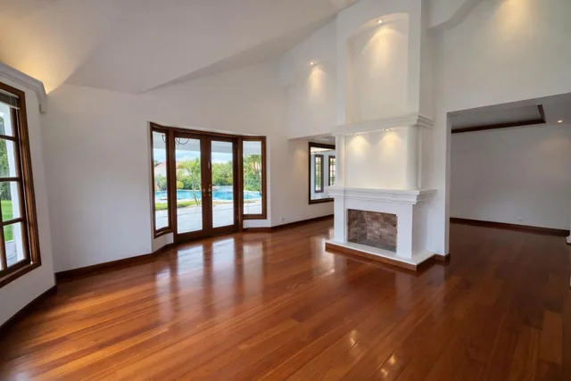 Casa con Piscina en Venta Cumbayá 2.000 m² Terreno Quito Ecuador — imagen 3
