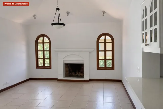 Casa con Piscina en Venta Cumbayá 2.000 m² Terreno Quito Ecuador — imagen 2