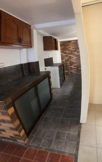Venta Casa Esquinera Bifamiliar/rentera - un Piso - La Alborada - Zona Segura (Wl), Guayas — imagen 3