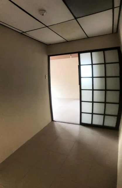 Venta Casa Esquinera Bifamiliar/rentera - un Piso - La Alborada - Zona Segura (Wl), Guayas — imagen 2