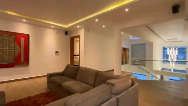 Casa de Lujo en Venta con Cine Jardín y Terraza en Quito Campo Alegre — imagen 4