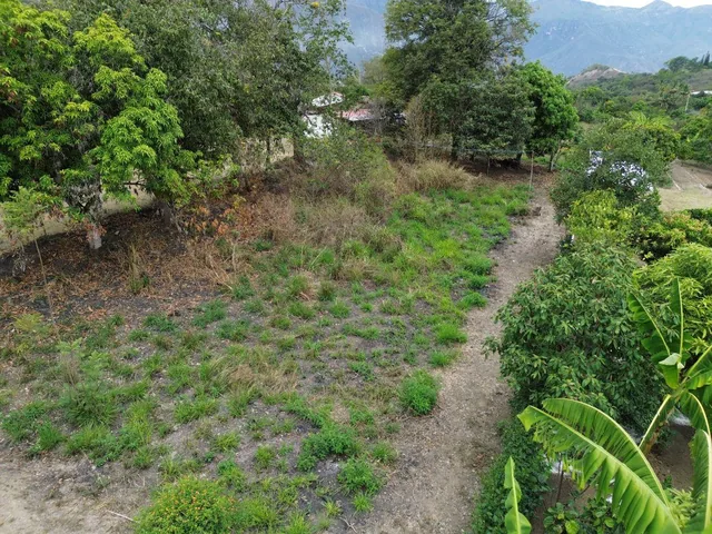 Lote en Yunguilla a Pocos m de La Via, Azuay — imagen 3