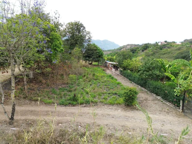 Lote en Yunguilla a Pocos m de La Via, Azuay — imagen 2