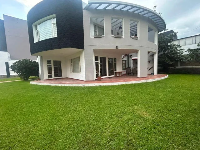 Terreno de 716 m² con Casa de 348 m² con 3 Habitaciones en Venta en Cumbayá — imagen 5