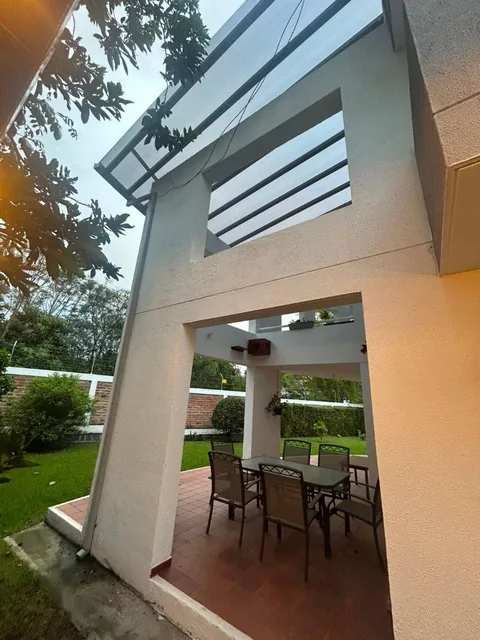 Terreno de 716 m² con Casa de 348 m² con 3 Habitaciones en Venta en Cumbayá — imagen 4